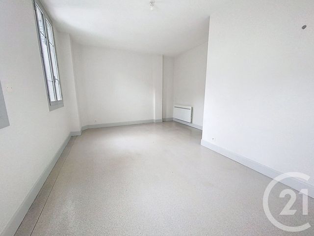 Appartement T2 à louer - 2 pièces - 49.4 m2 - CASTILLON EN COUSERANS - 09 - MIDI-PYRENEES - Century 21 Pyrénées Immo